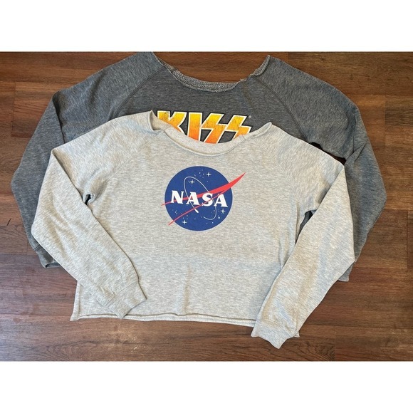 Lot of 2 Kiss Nasa Graphic Cropped Sweat Shirts - Picture 4 of 9